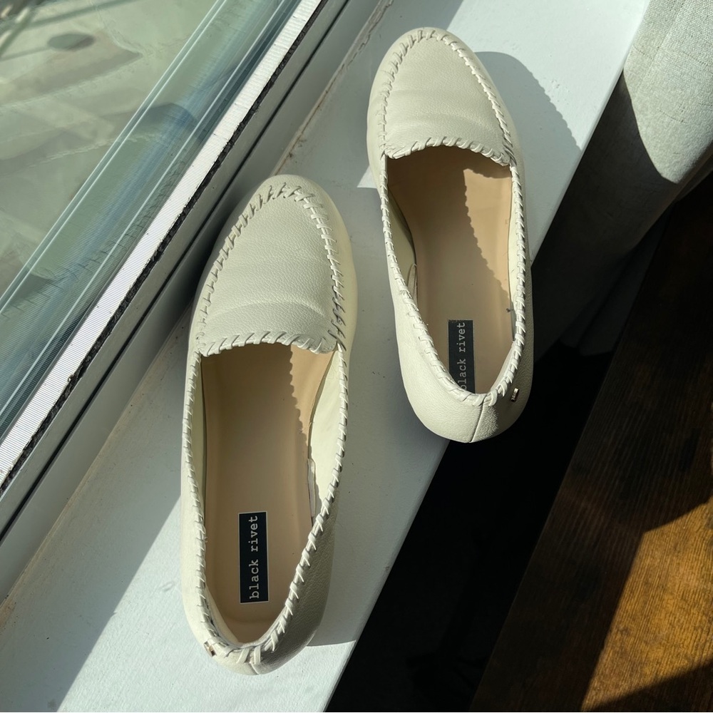 Black Rivet Cream Flats